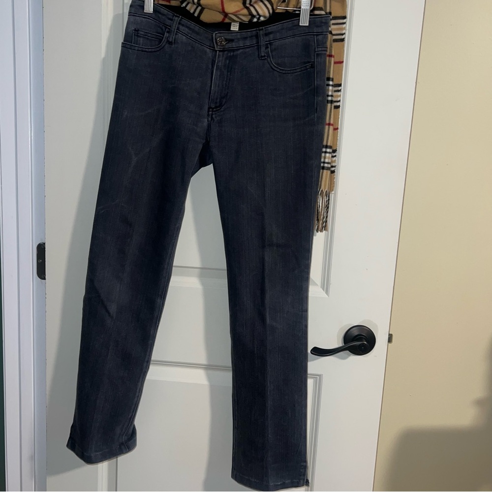 💎EUC BURBERRY WOMEN’S JEANS DARKER GRAY SIZE 6. MIDRISE BOOT CUT 14 inch waist.